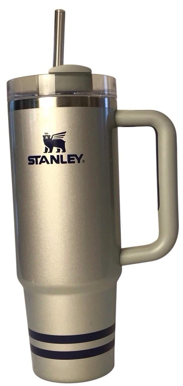Stanley 30 oz Stainless Steel H2.0 Flowstate Quencher Tumbler